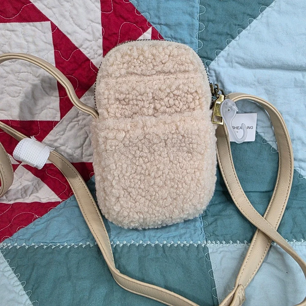 Universal Thread Faux Fur Shearling Crossbody Bag Cream Tan Small Phone Pouch